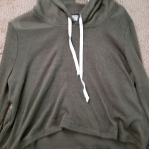 Charlotte Russe forest green half sweater size XL